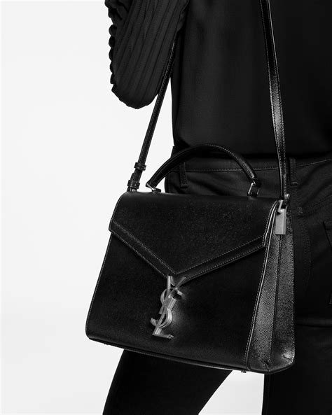 Borsa Cassandra Saint Laurent in pelle grain de poudre.